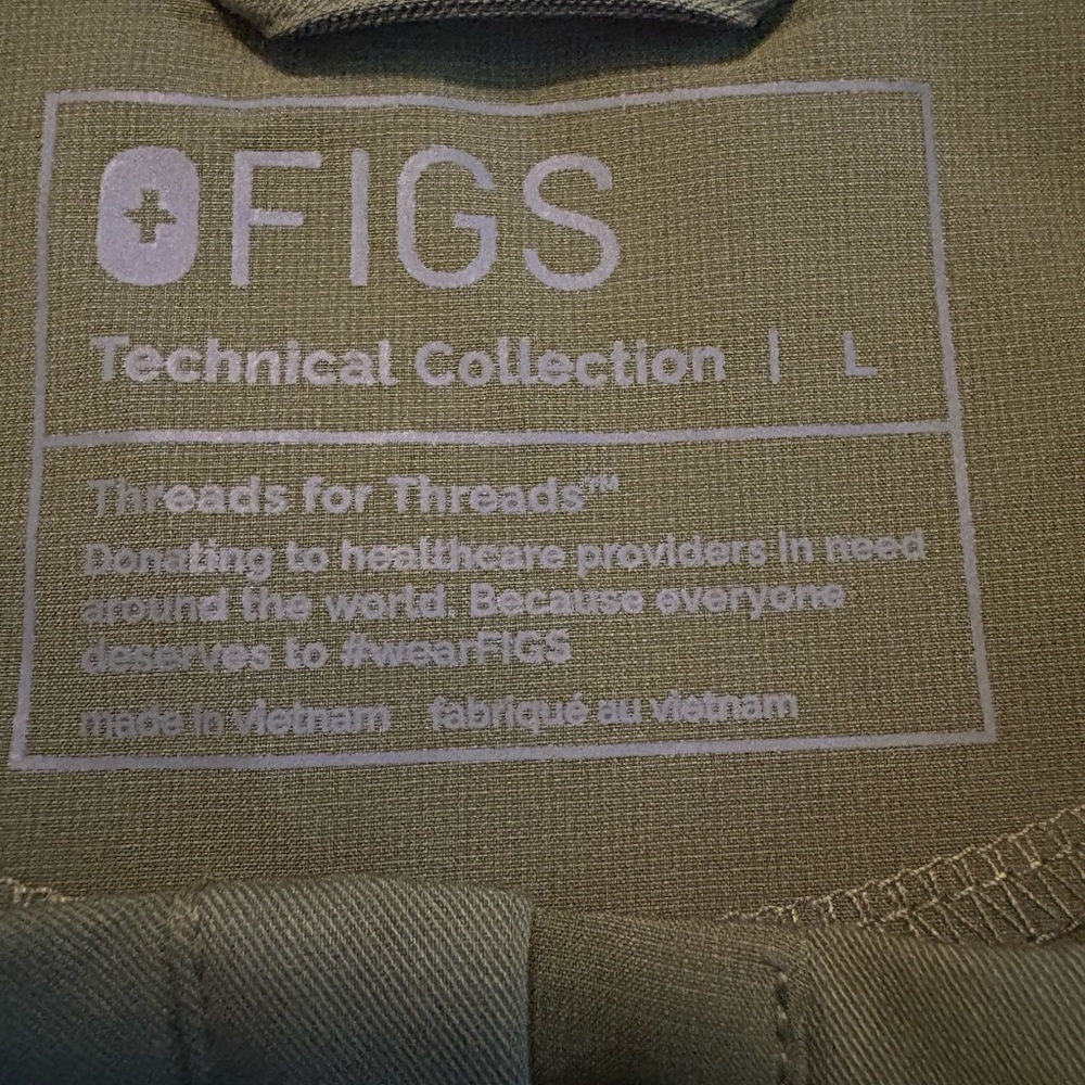 FIGS Olive Green Technical Collection Top women’s size large